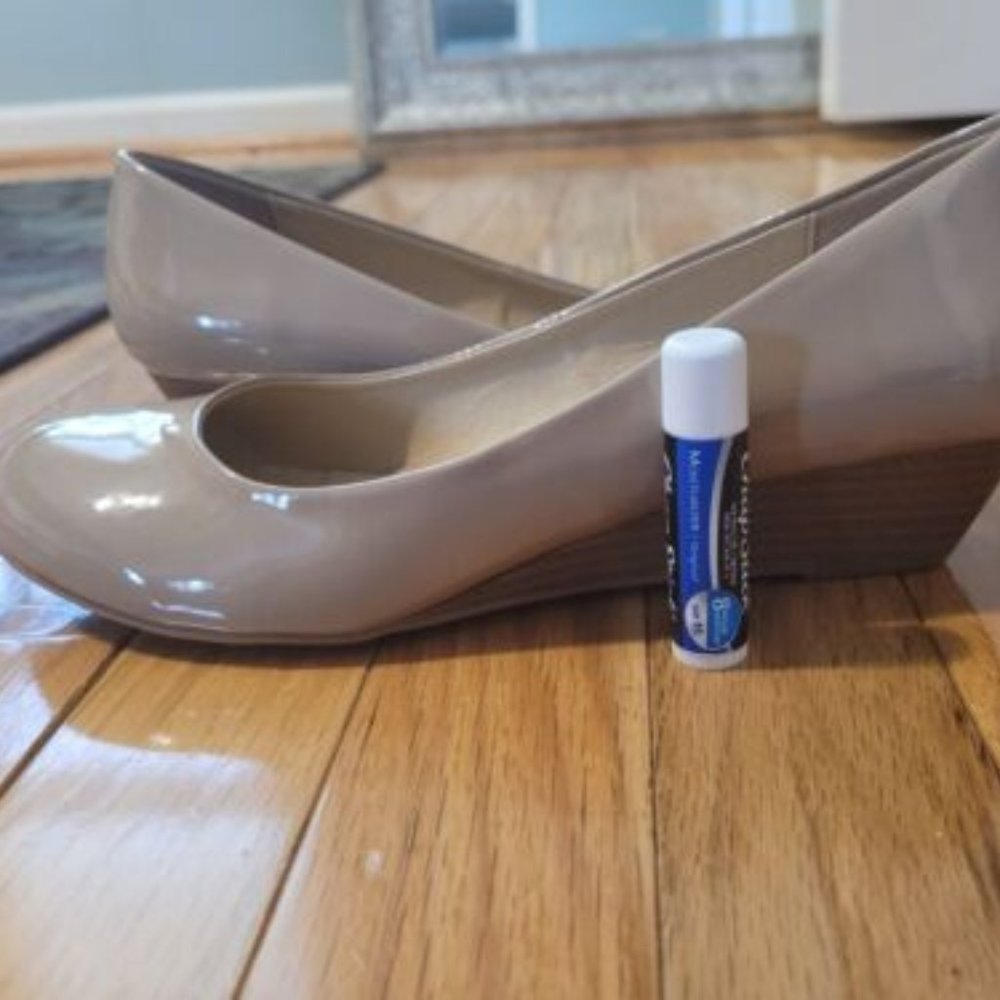 Tan Small Wedge Heels in Nude Patent Leather Size 7.5 by CL Laundry ~ NEW!!